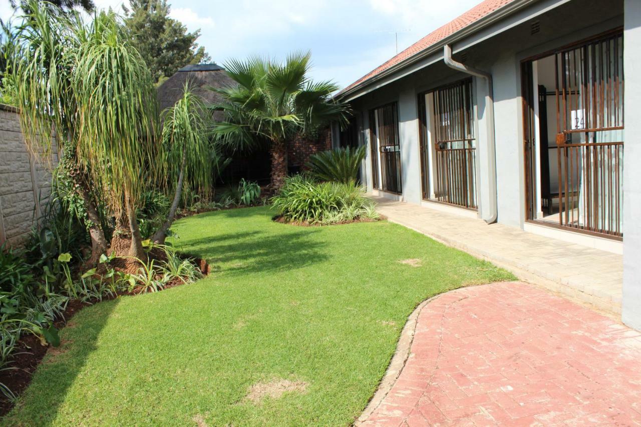 House&Heart Guest House Vanderbijlpark Extérieur photo